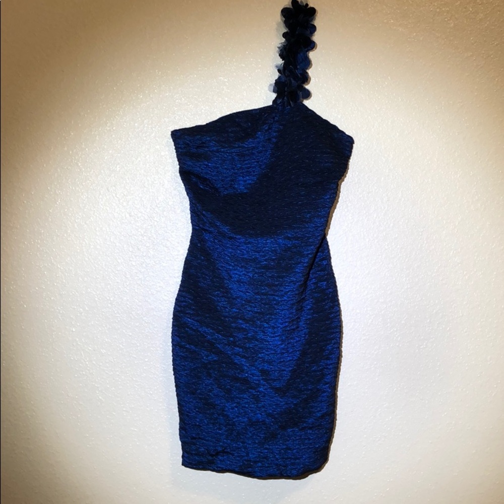 One shoulder dress
